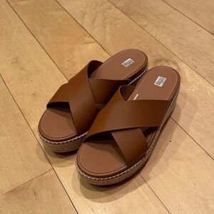 Fitflop Tan Cross-Strap Sandals